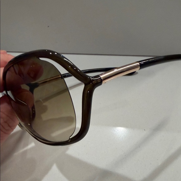 Tom Ford Olive Green Gradient Lens Sunglasses - Picture 2 of 7